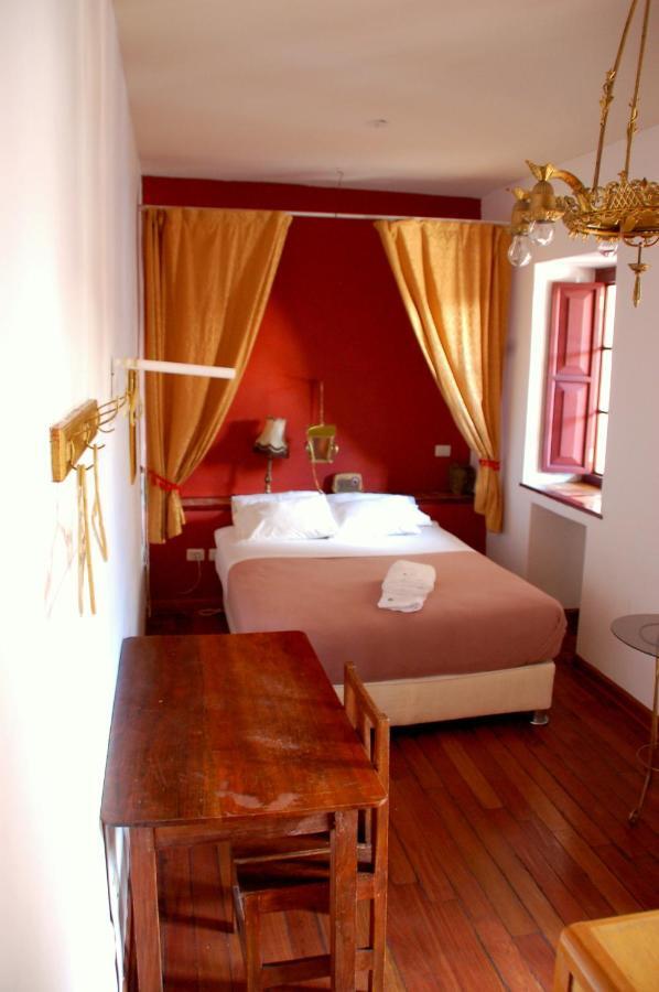 Viavia Cafe Ayacucho Hotel Room photo
